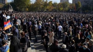 Ermenistan'da protestocular durmak bilmiyor: 26 gözaltı