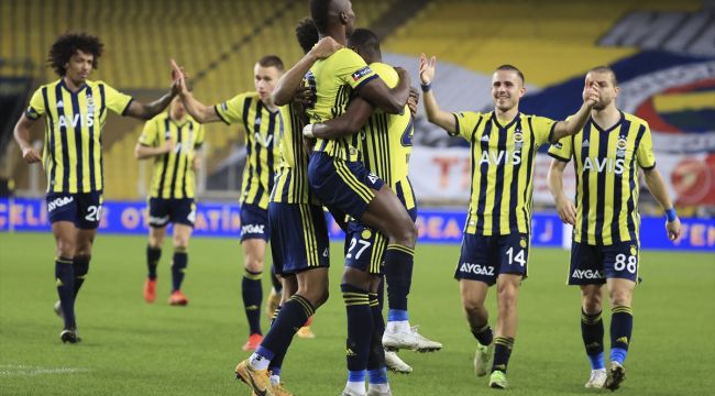 Fenerbahçe ligin ilk yarısını ikinci bitirdi