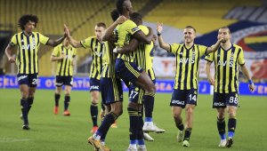 Fenerbahçe ligin ilk yarısını ikinci bitirdi