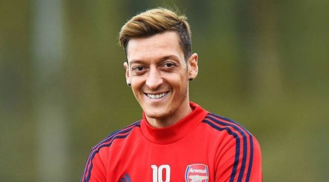 Fenerbahçe, Mesut Özil'i KAP'a bildirdi