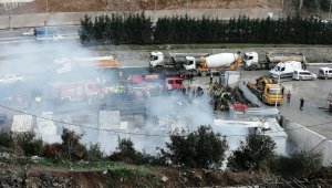 Finans merkezinde işçilerin kaldığı konteynerler yandı