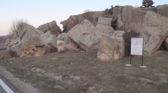 Gizemli eser: Yılantaş Kaya Mezarı