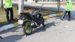 Bir polis, trafik kazasında ağır yaralandı