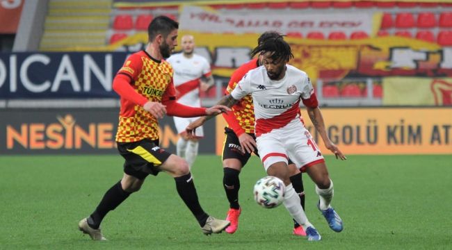 Göztepe evinde darbe yedi