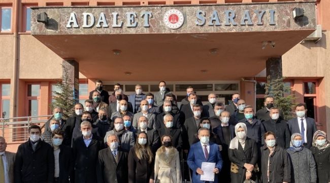 Güven tazeleyen Altınöz, mazbatasını aldı