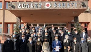 Güven tazeleyen Altınöz, mazbatasını aldı