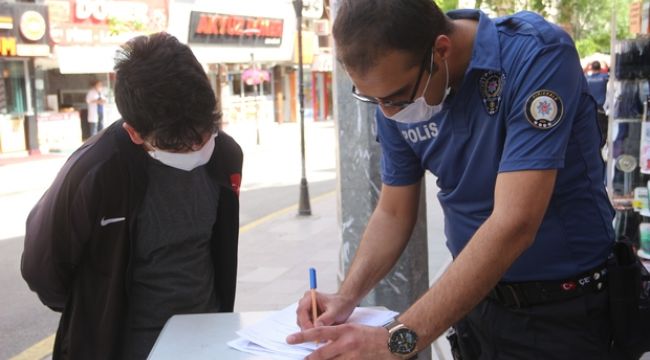 Herkesi ilgilendiren karar: Polis, maske takmayana ceza yazamaz!