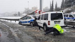 İki polis aracı çarpıştı: 3 yaralı