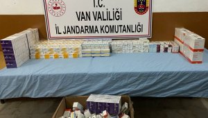 İran sınırında çuvallar içerisinde kaçak ilaç ele geçirildi