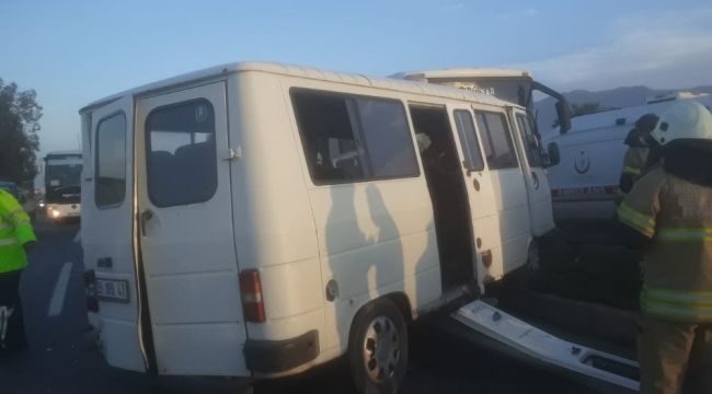 İşçi servis otobüsü ile yolcu minibüsü çarpıştı: 4 yaralı