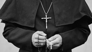 İsveç'te papaz tecavüz suçlamasıyla tutuklandı