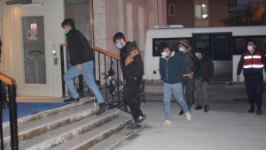 İtalya diye, Aydın'a bırakıldılar