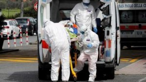 İtalya'da son 24 saatte Covid-19 kaynaklı 421 ölüm