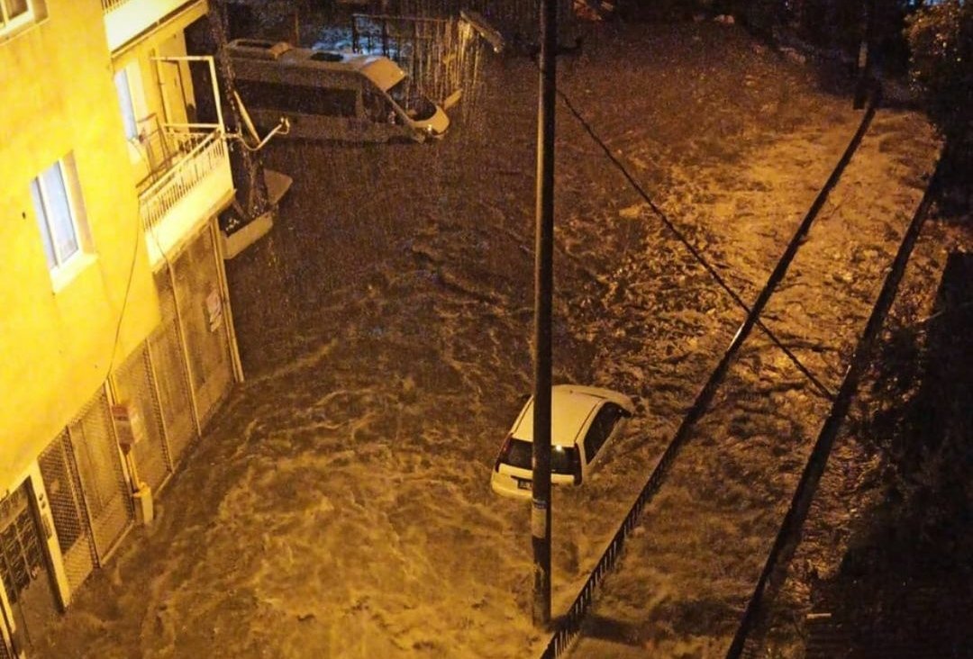 İzmir 'afat' yaşıyor