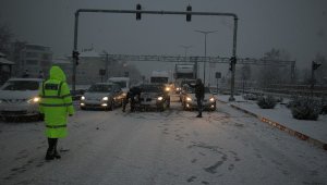 İzmir-Kula yolu bu halde