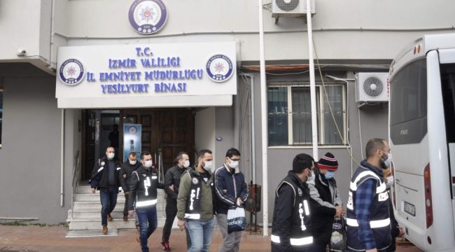İzmir merkezli FETÖ operasyonu: 16 tutuklama