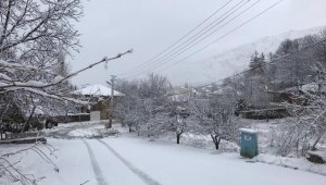 İzmir'de Bozdağ'da kar sevinci