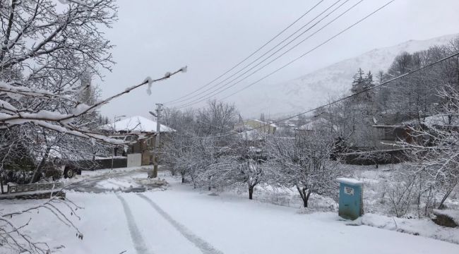 İzmir'de Bozdağ'da kar sevinci