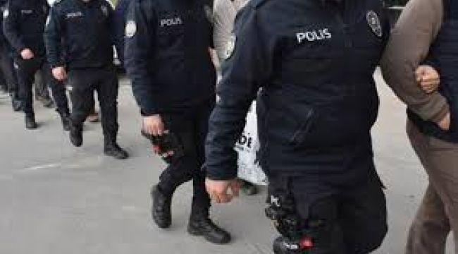 İzmir'de FETÖ operasyonunda 25 tutuklama