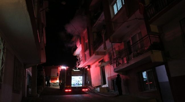 İzmir'de yangın paniği: 1'i bebek 4 kişi..