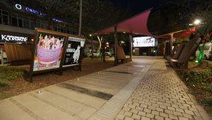 Kadın tiyatro sanatçısına vefa