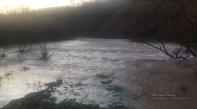 Kar yağışı sonrası barajları besleyen derelerde sular taştı