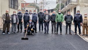 Karabağlar'da boş sokaklarda asfalt atağı