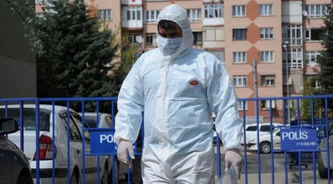 Karantinayı delen umursamaz vatandaş, pazarda yakalandı