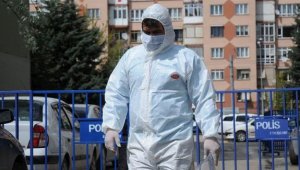 Karantinayı delen umursamaz vatandaş, pazarda yakalandı