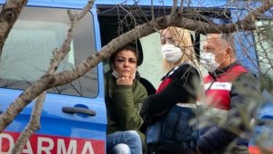 Kelepçe takıp şiddet uygulayan kocasını öldürdü