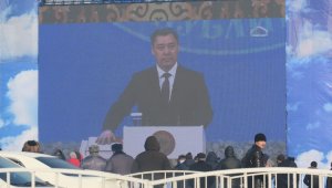 Kırgızistan'da Cumhurbaşkanlığı seçimini kazanan Caparov yemin etti