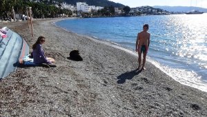 Kısıtlamada denize girdiler, balık tuttular