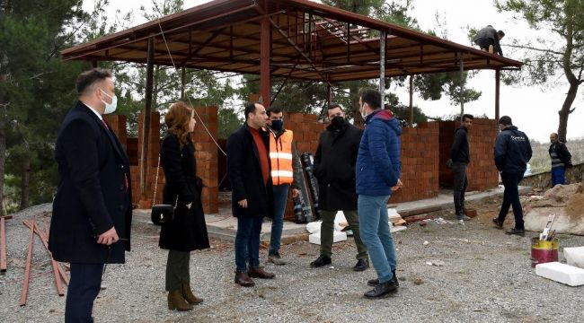 Kuşadası Yeni Asri Mezarlığında düzenleme çalışmaları sürüyor