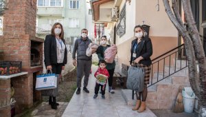 Kuşadası'nda ilk ziyaret ikizlere