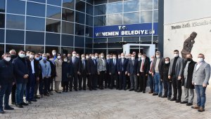 Menemen Belediyesi Başkanvekili Pehlivan'a AK Partili heyetten ziyaret
