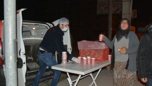 Mersin Büyükşehir, 7 noktada tarım işçilerine çorba dağıtıyor