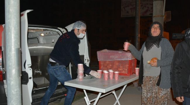 Mersin Büyükşehir, 7 noktada tarım işçilerine çorba dağıtıyor