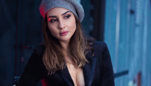 Merve'den 'Elimde Duran Fotoğrafın'