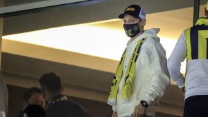 Mesut Özil tribünde