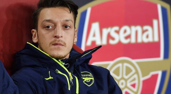 Mesut Özil'in menajeri kafa karıştırdı