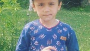 Minibüsün çarptığı çocuk hayatını kaybetti