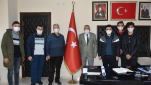 Öğrenciler kanatlı hayvan yetiştiriciliği işine girip şirket kurdu