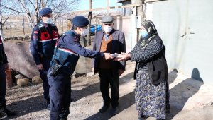 Parola "bayrak" dediler, yaşlı çiftin 60 yıllık birikimini aldılar