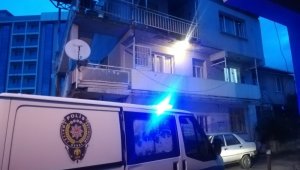 Pes dedirtti: Yaşlı adam karısını baltayla ağır yaraladı