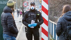 Polonya'da Covid-19 aşısı olan 3 kişi hayatını kaybetti