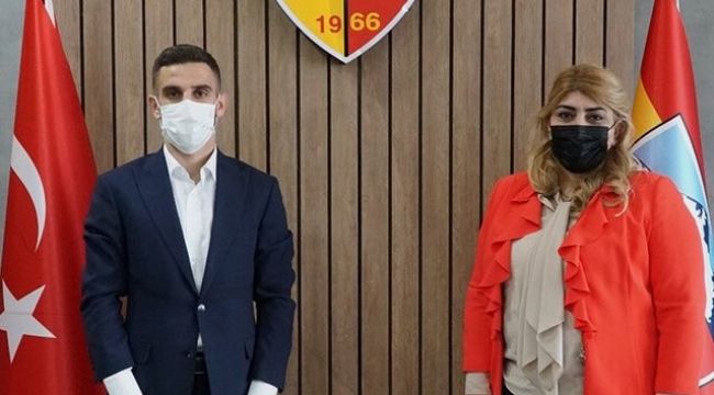 Ramazan Civelek imzayı attı