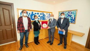 Sağlıkçılardan Başkan Soyer'e pandemi teşekkürü