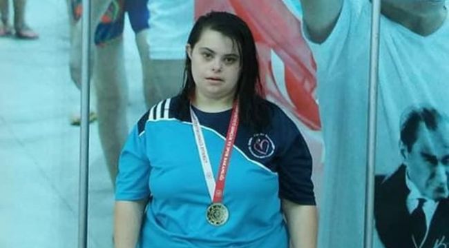 Şampiyon yüzücü koronadan hayatını kaybetti