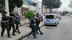 Selçuk'ta 82 yaşındaki çiftçiyi dolandırdılar