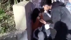 Sevgilisini darp edip, kameraya çekti! Serbest